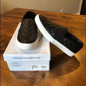 Steve Madden Endell Black Slip-on Sneaker Sz 8